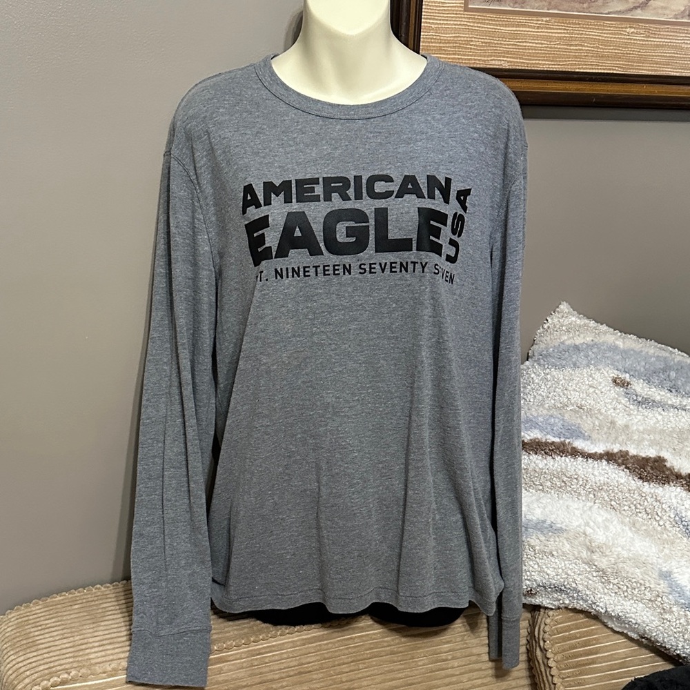 🚨American Eagle Gray Long Sleeve Shirt Classic Graphic Design medium